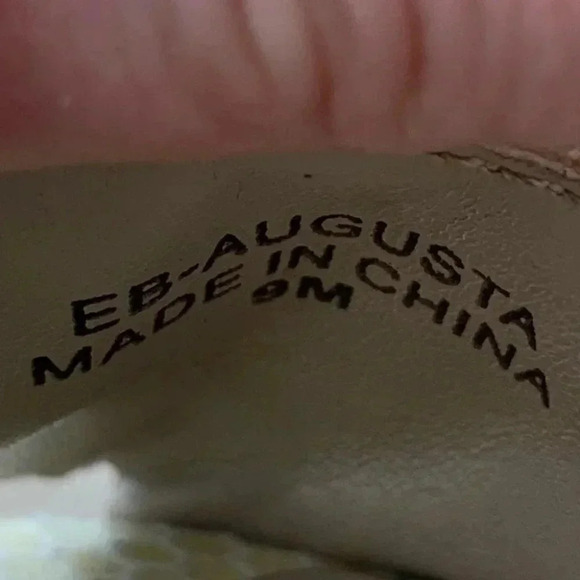 Ellen Tracy heels sz 9 Augusta cream patent leather snakeskin print gem floral - Picture 12 of 13